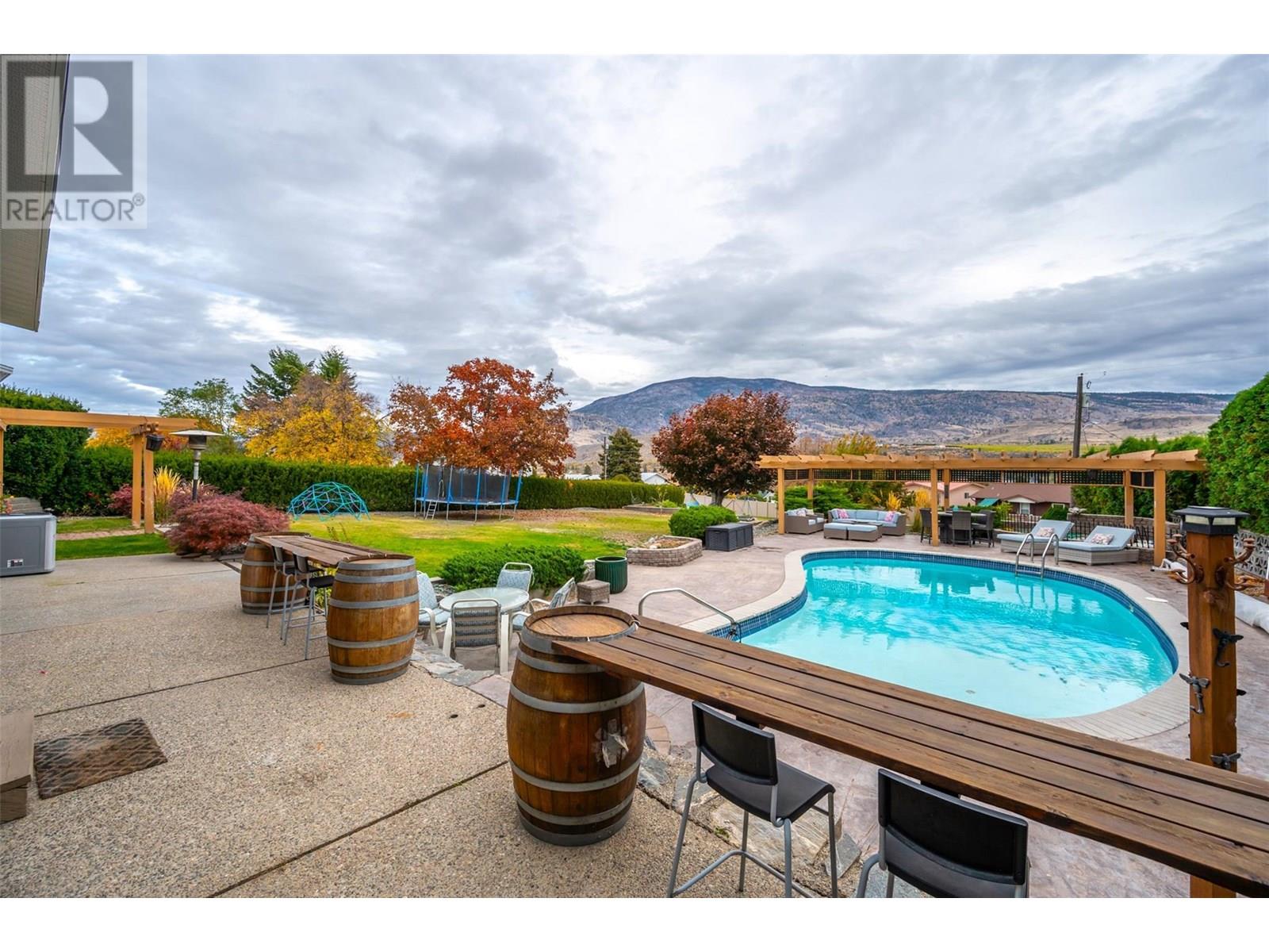  6521 BELLEVUE Drive, Oliver