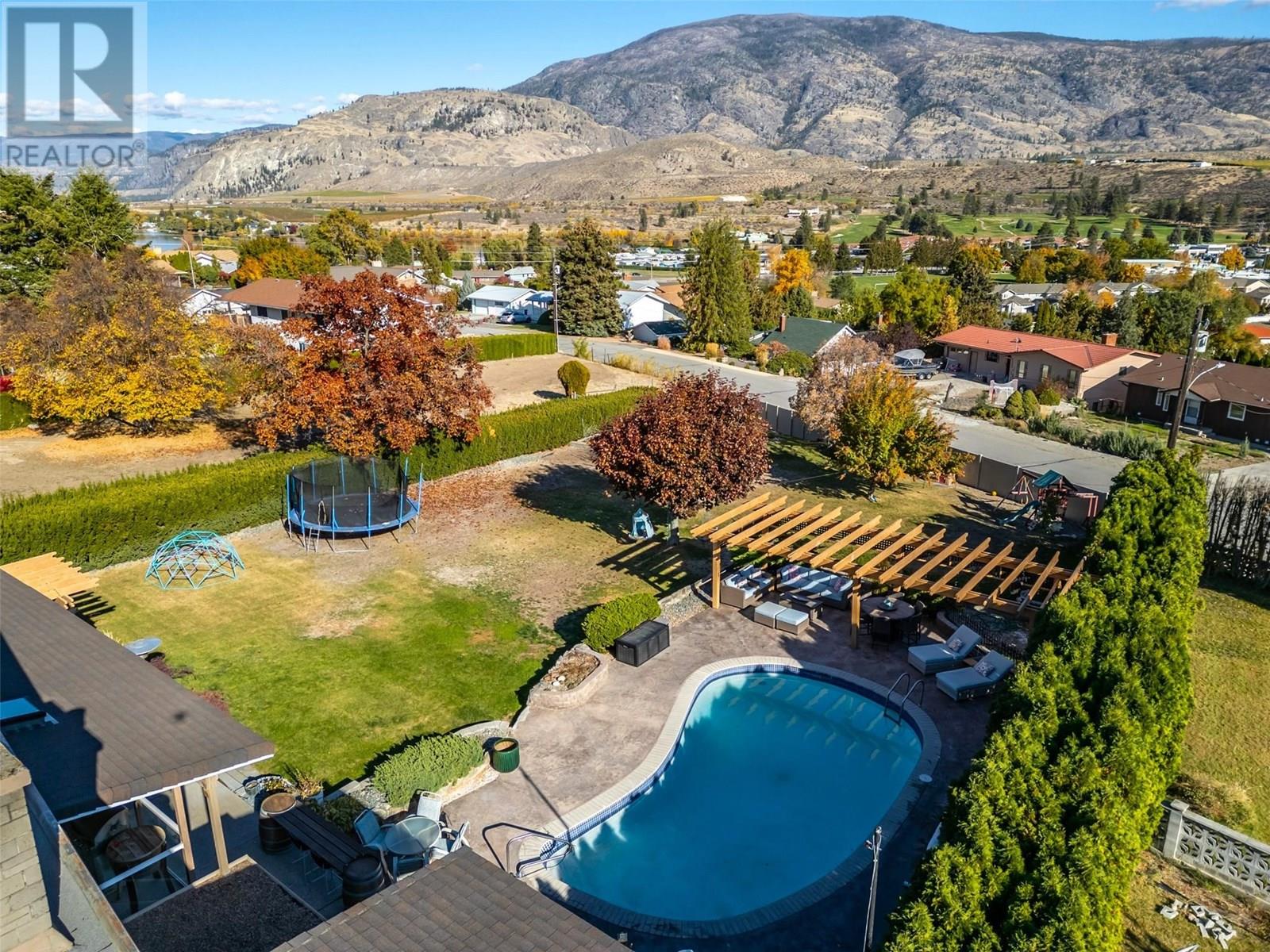  6521 BELLEVUE Drive, Oliver