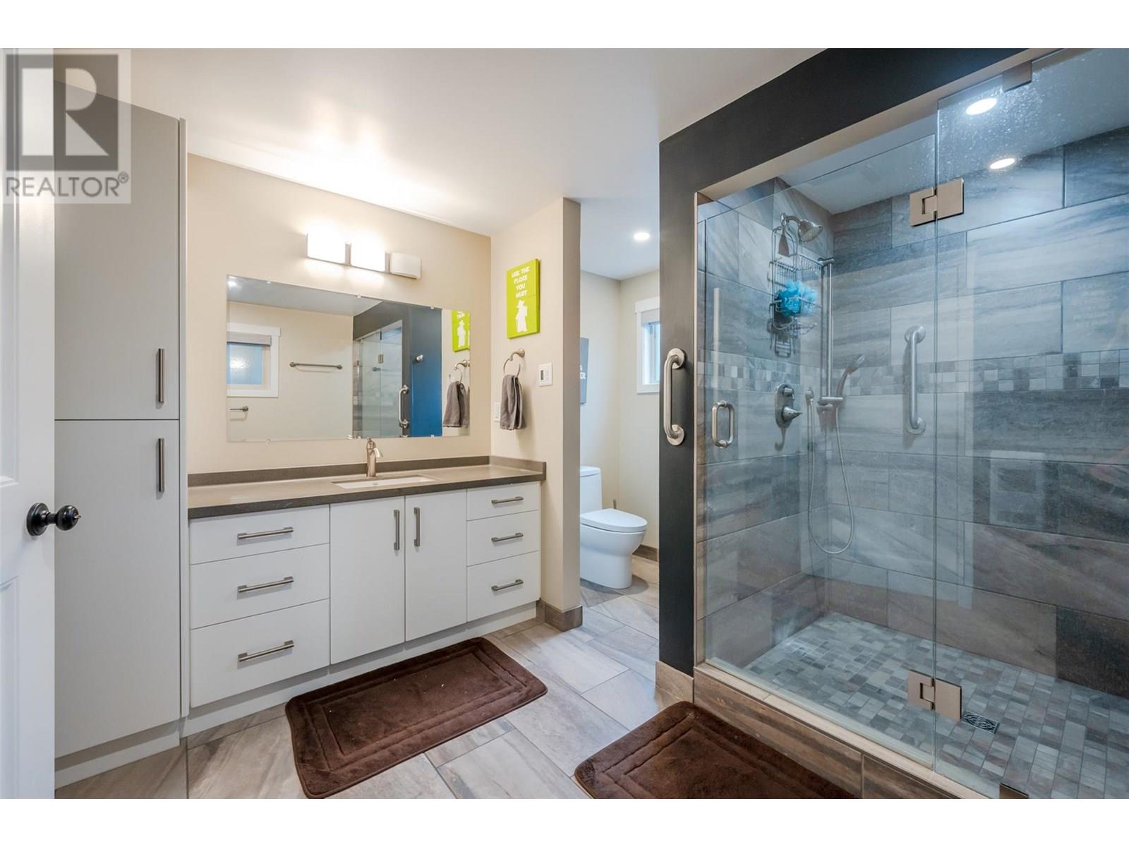  6521 BELLEVUE Drive, Oliver