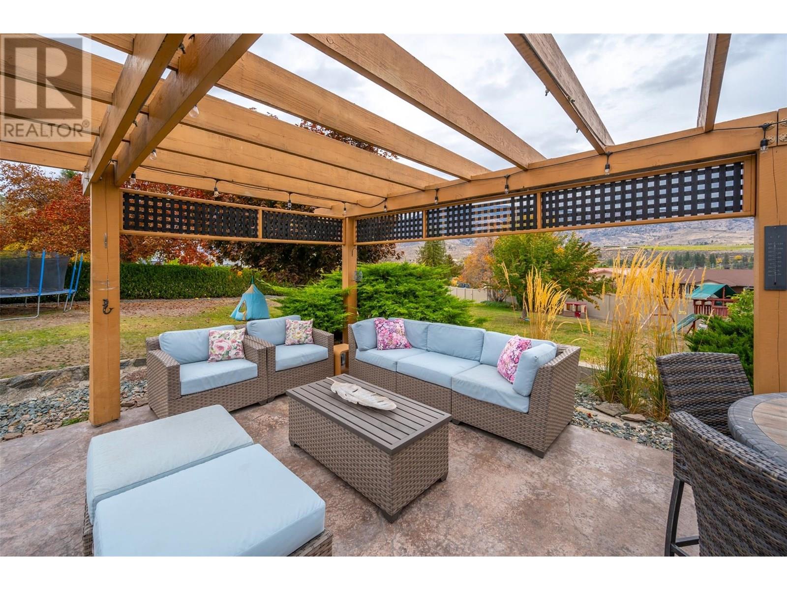  6521 BELLEVUE Drive, Oliver