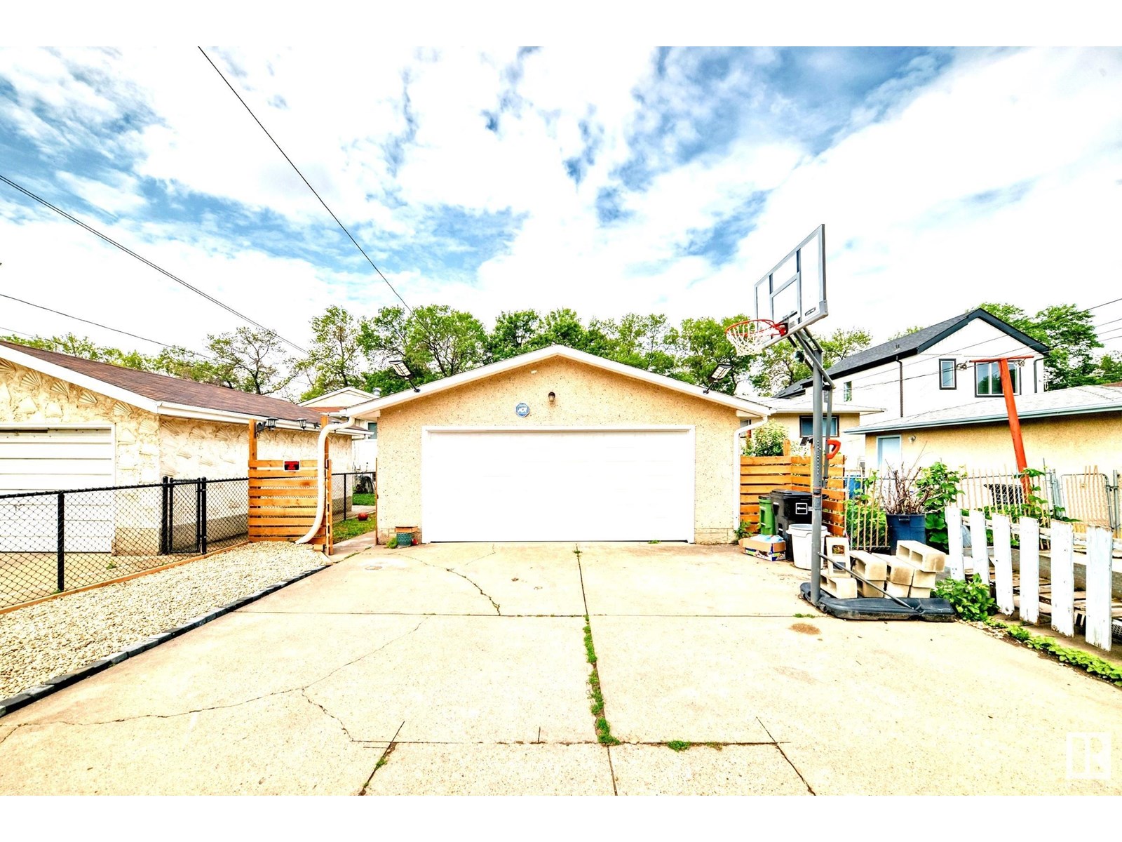 Photo 37 of 11331 92 St Nw, Edmonton AB