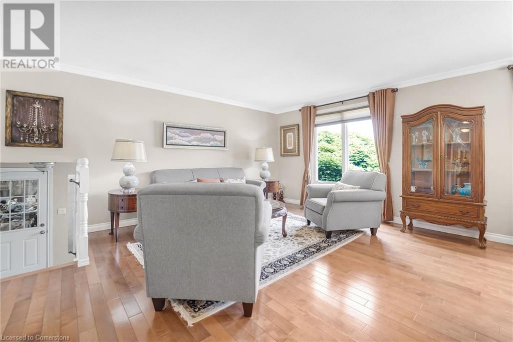 Photo 30 of 14 Thistledown Drive, Brantford ON