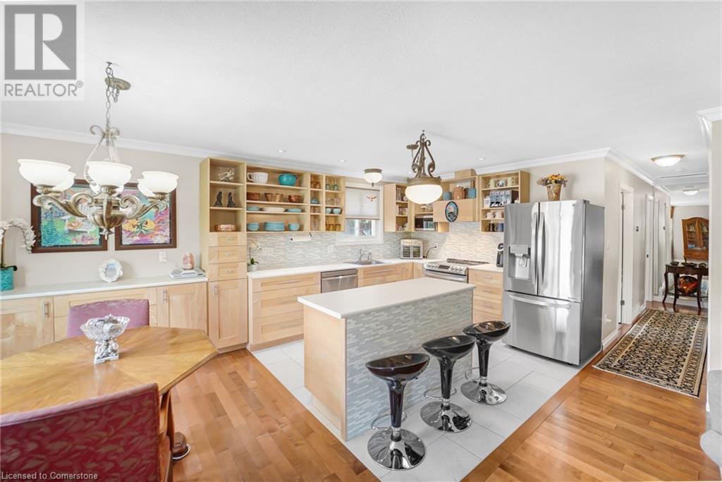 Photo 43 of 14 Thistledown Drive, Brantford ON