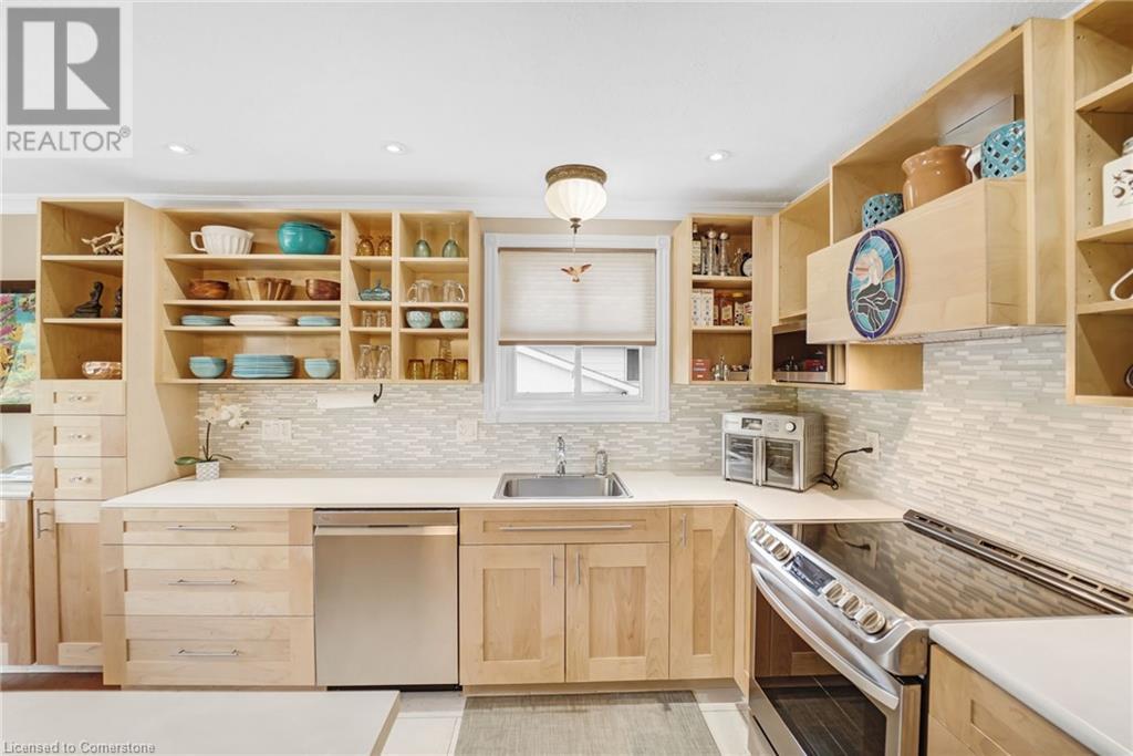Photo 20 of 14 Thistledown Drive, Brantford ON