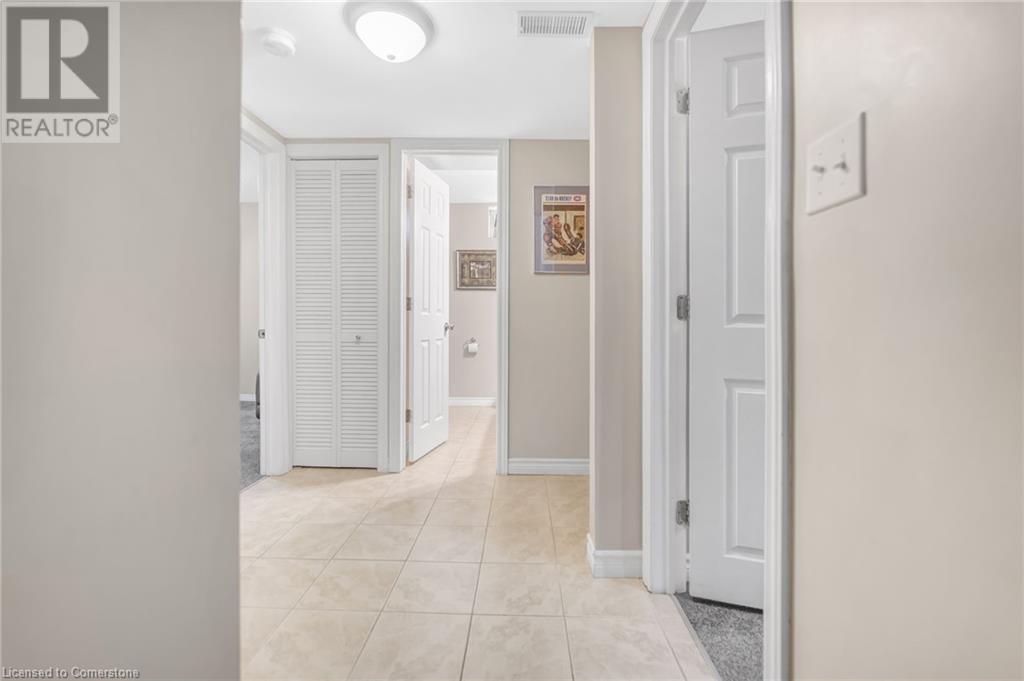 Photo 3 of 14 Thistledown Drive, Brantford ON