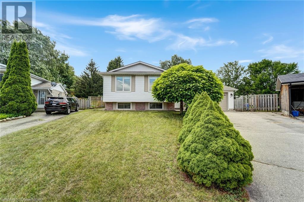 Photo 11 of 14 Thistledown Drive, Brantford ON
