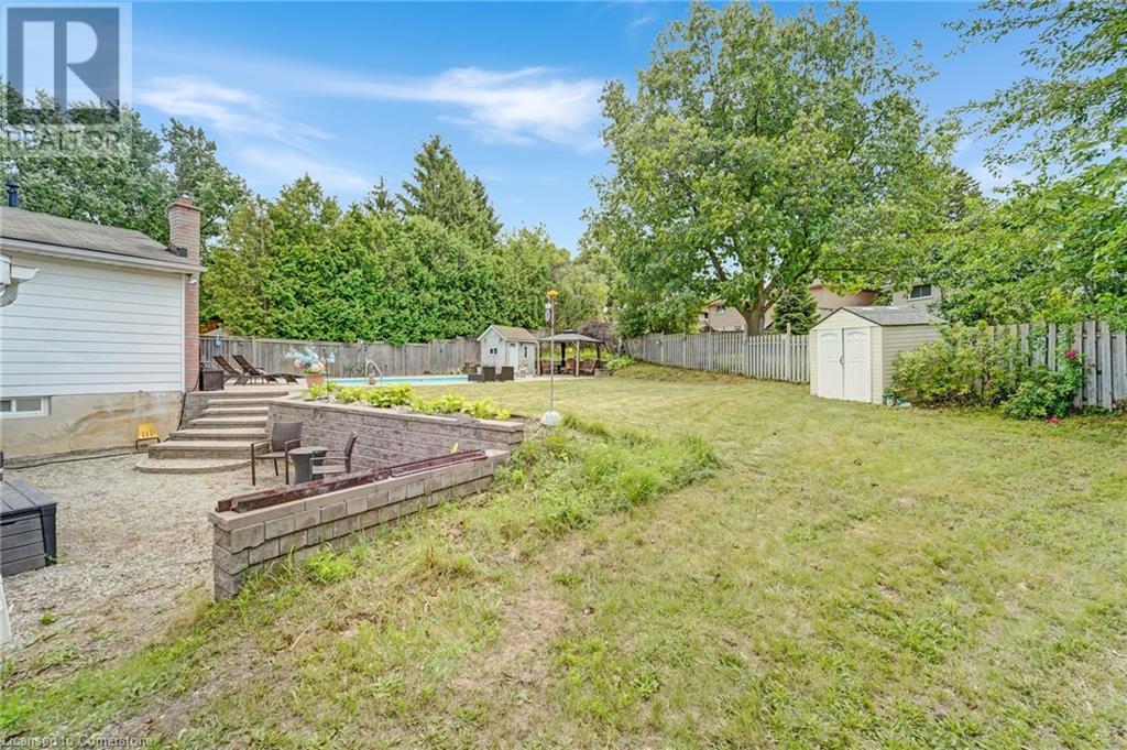 Photo 2 of 14 Thistledown Drive, Brantford ON