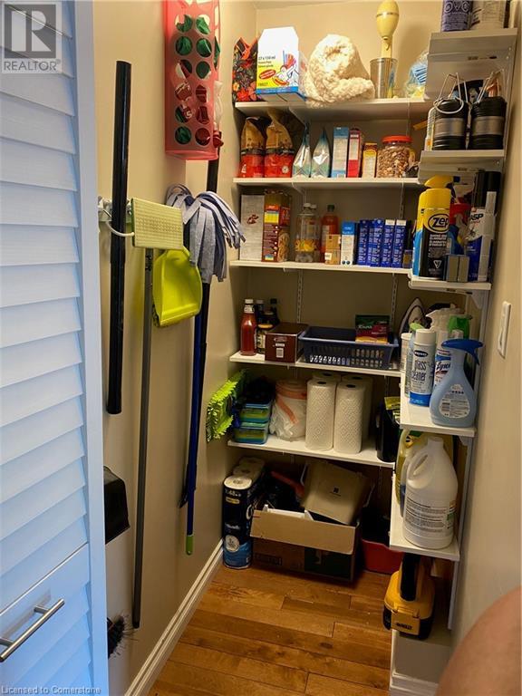 Photo 48 of 14 Thistledown Drive, Brantford ON