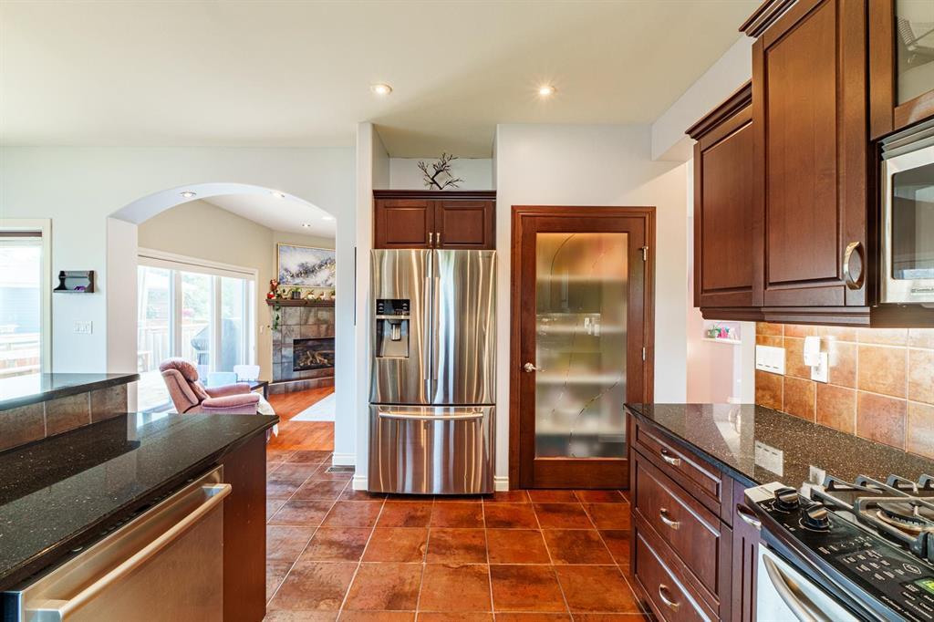 Photo 23 of 108 Hillview Avenue, East St Paul MB