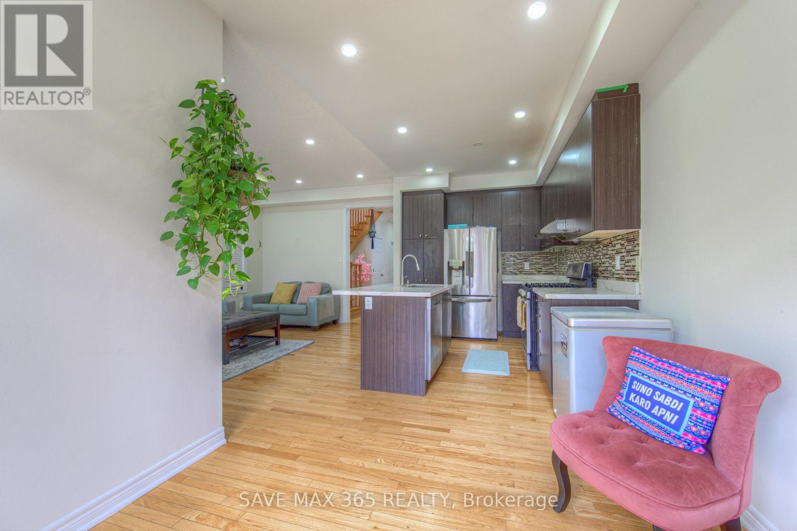 Photo 8 of 722 Megson Terrace, Milton ON