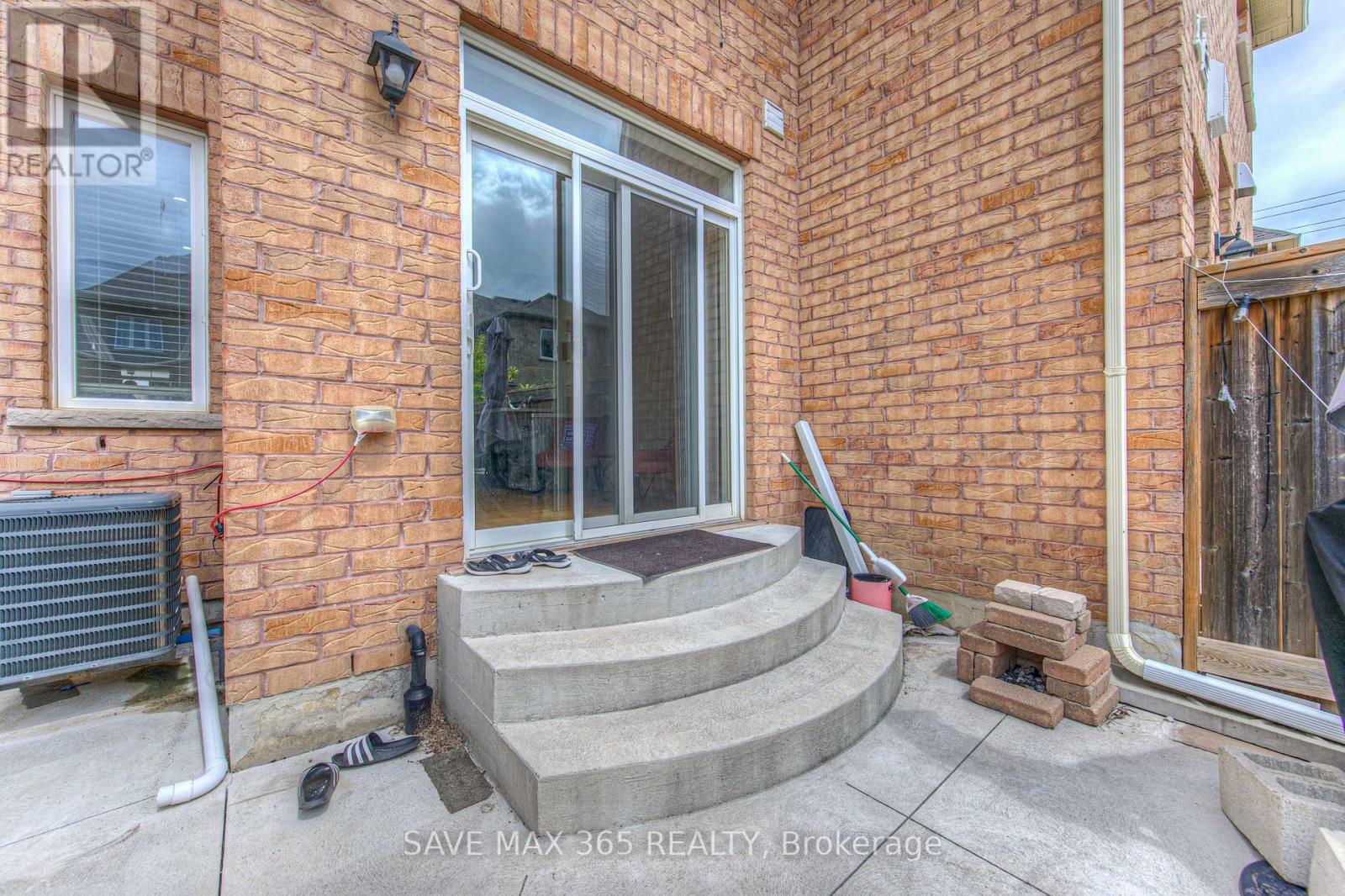 Photo 14 of 722 Megson Terrace, Milton ON