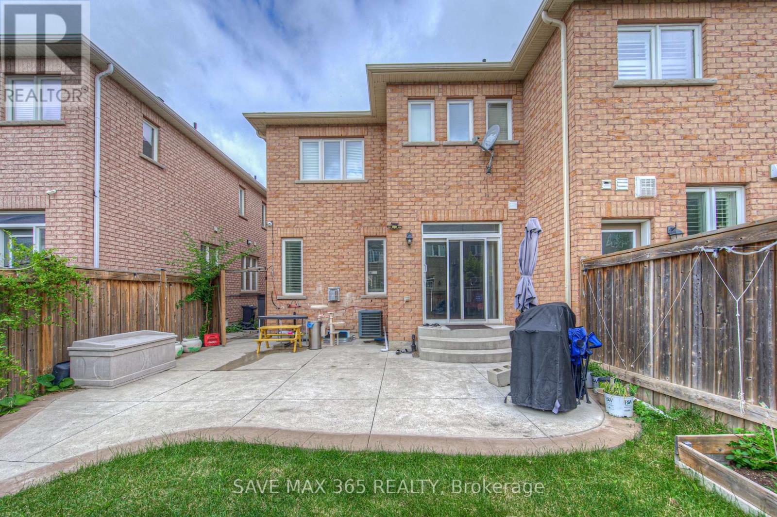 Photo 17 of 722 Megson Terrace, Milton ON