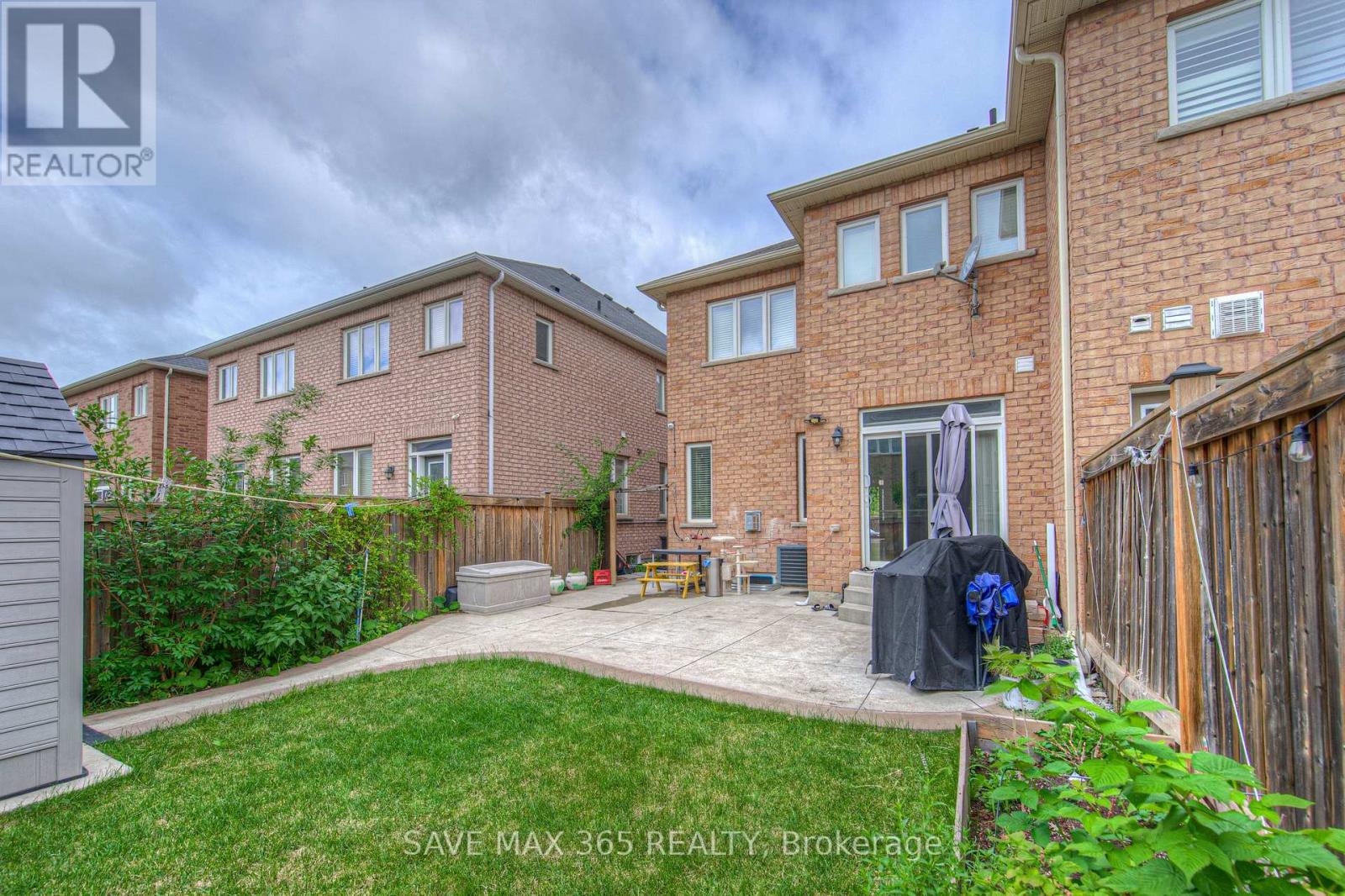 Photo 5 of 722 Megson Terrace, Milton ON