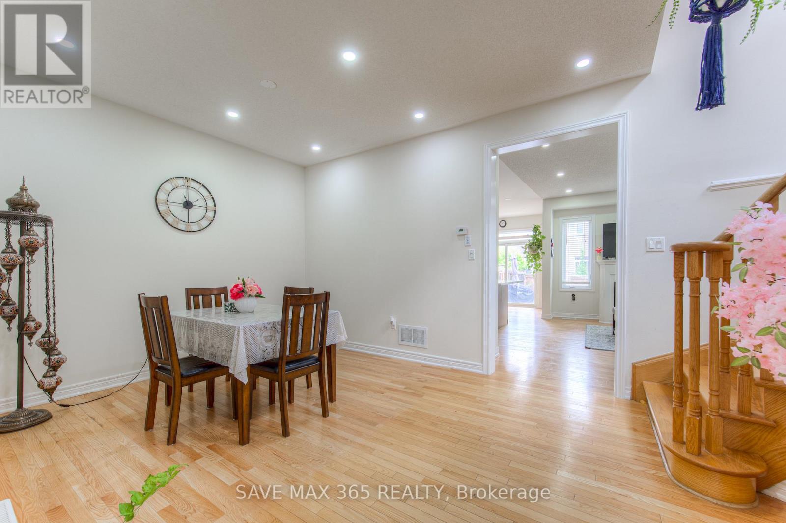 Photo 29 of 722 Megson Terrace, Milton ON