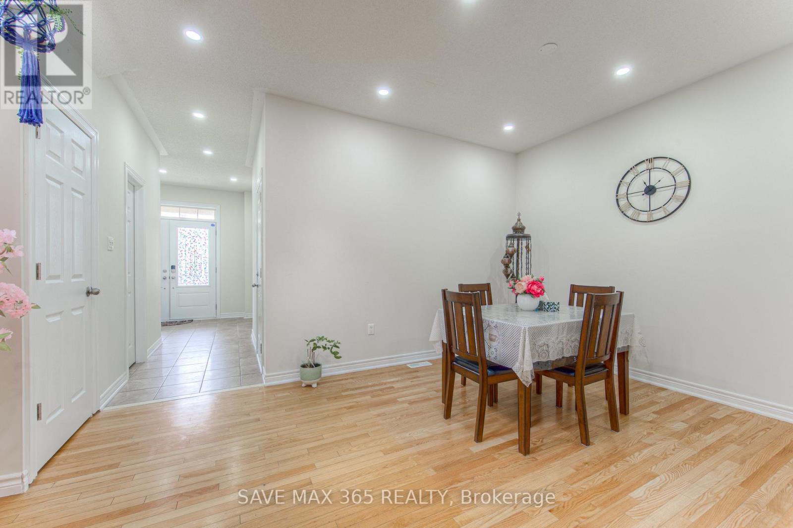 Photo 12 of 722 Megson Terrace, Milton ON