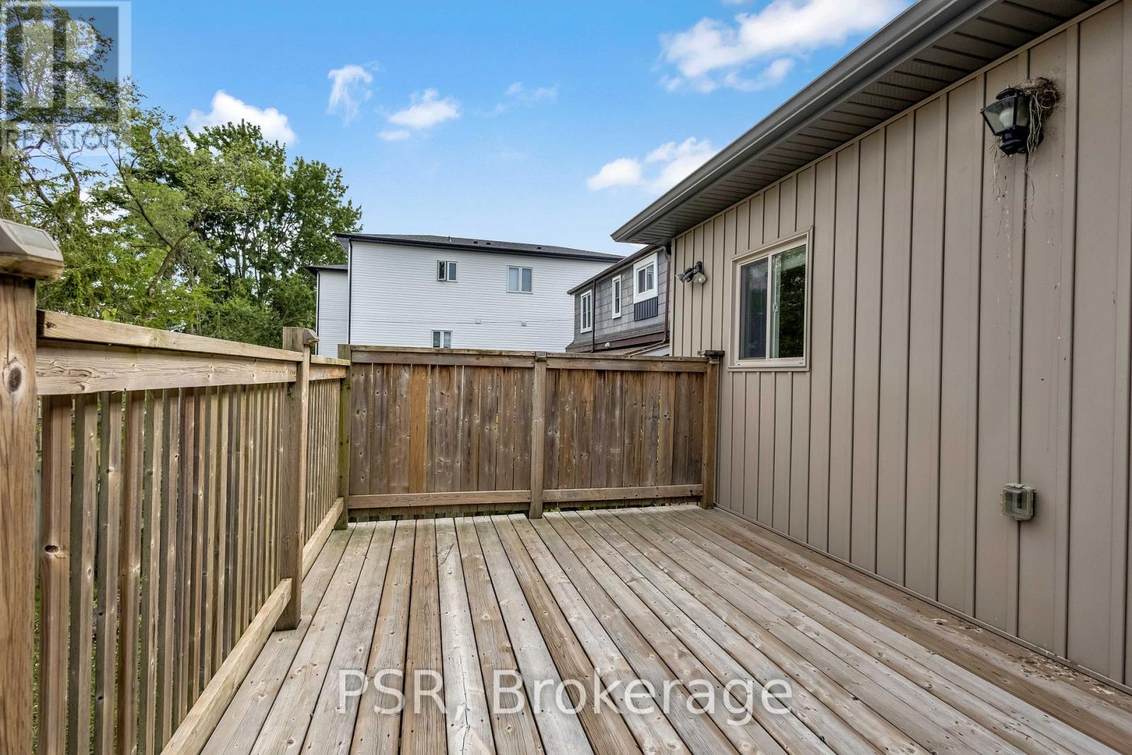 Photo 36 of 653 Deere Street, Welland ON