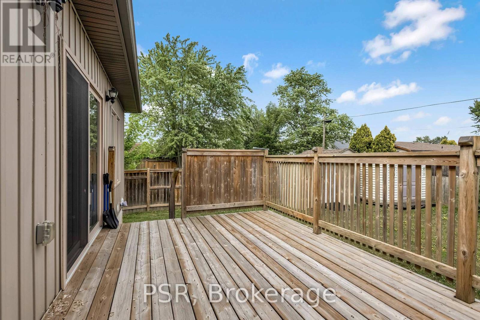 Photo 30 of 653 Deere Street, Welland ON
