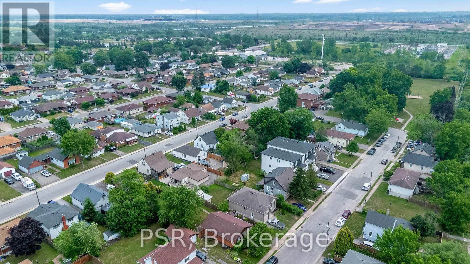 Photo 29 of 653 Deere Street, Welland ON