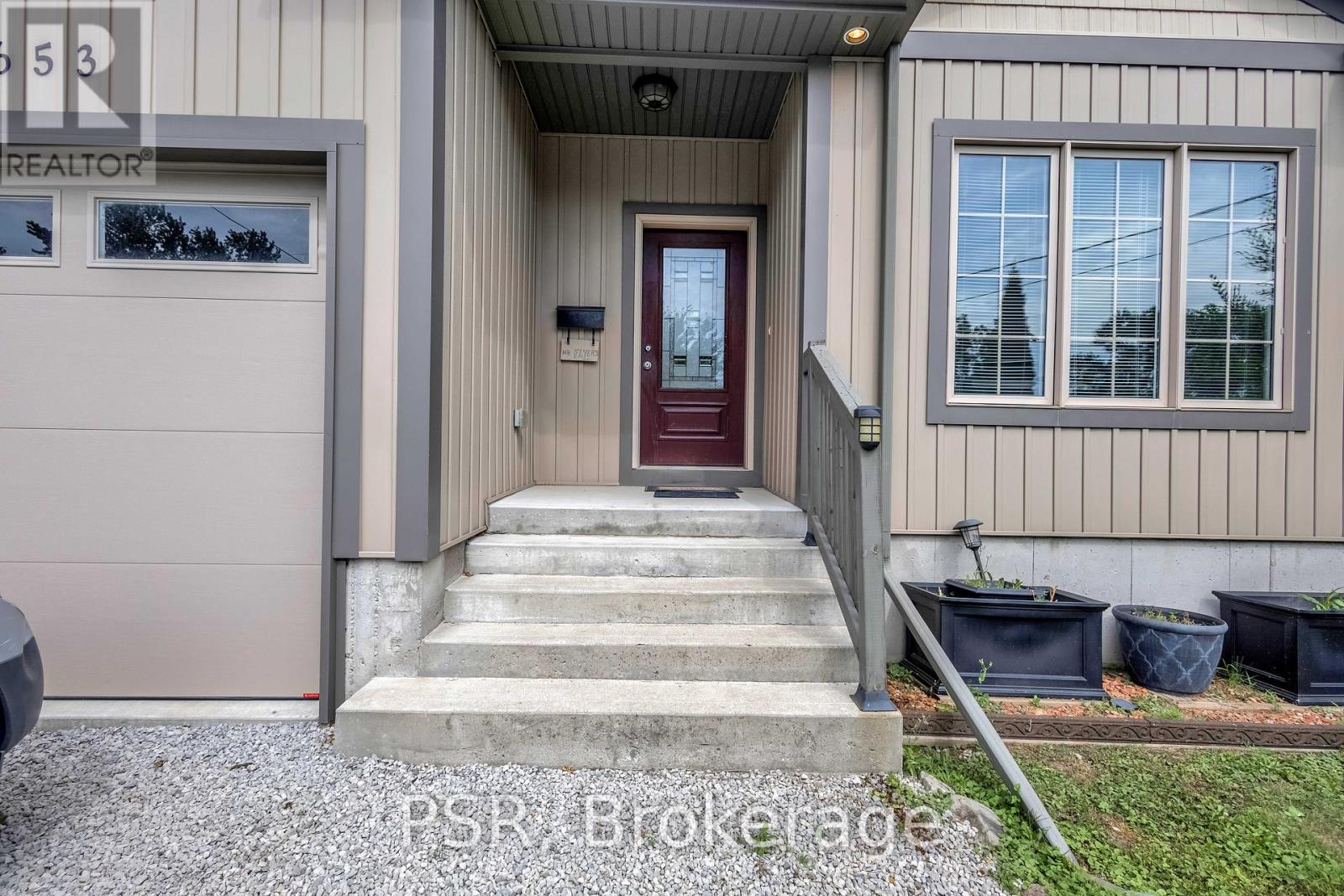 Photo 16 of 653 Deere Street, Welland ON