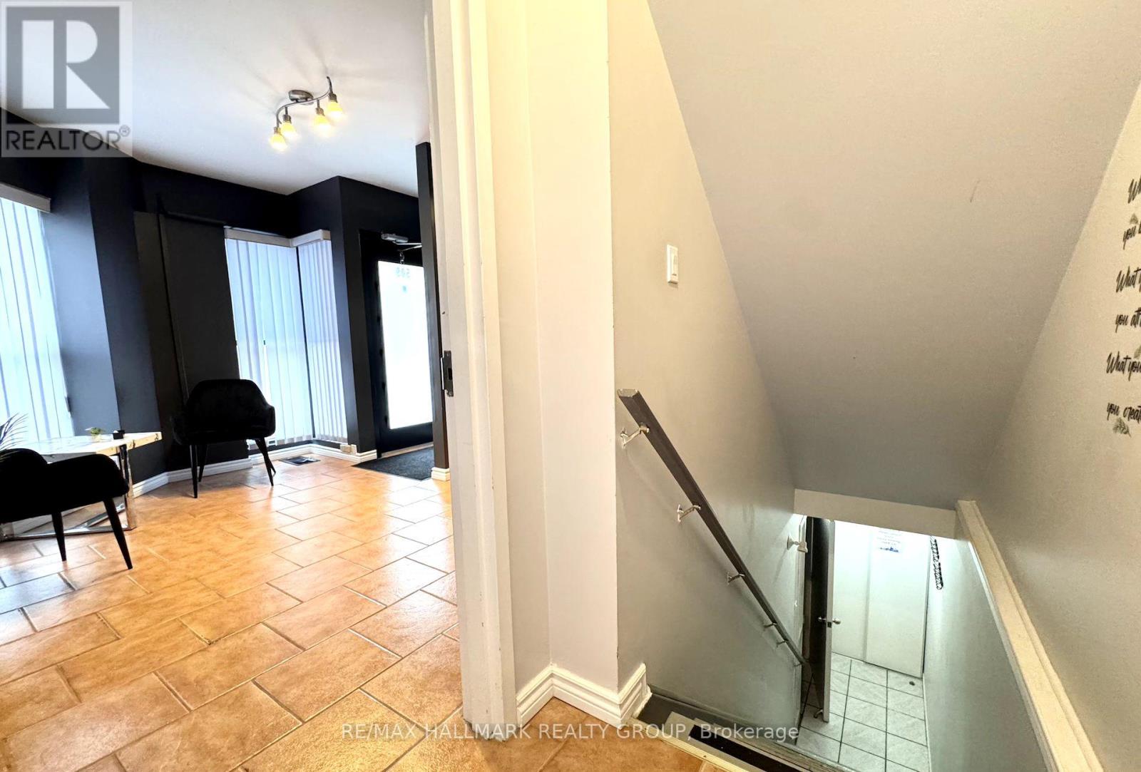 Photo 2 of 509 Rideau Street, Ottawa ON