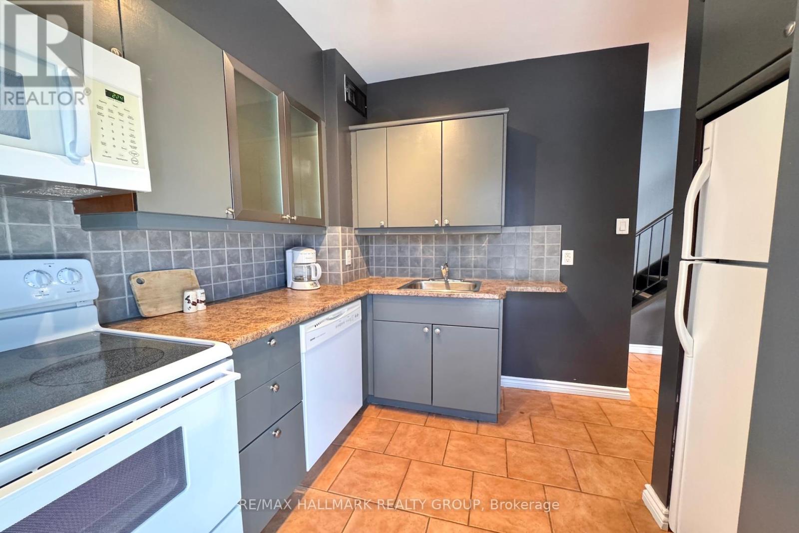 Photo 8 of 509 Rideau Street, Ottawa ON