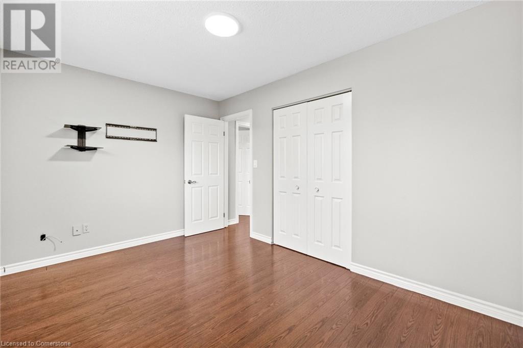 Photo 7 of 364 Red Oak Avenue, Stoney Creek ON