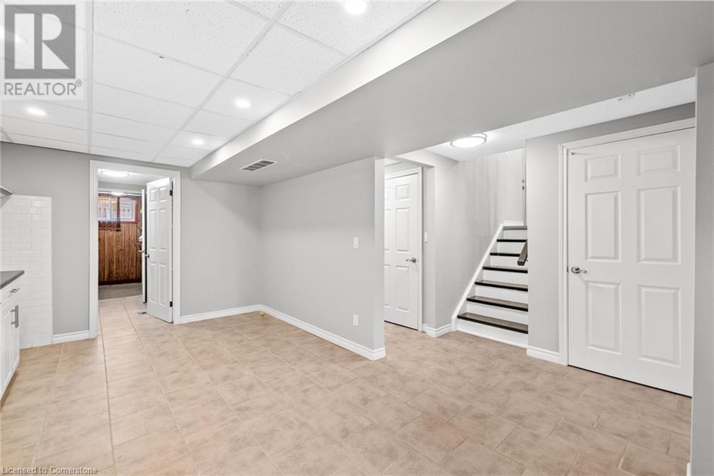 Photo 24 of 364 Red Oak Avenue, Stoney Creek ON