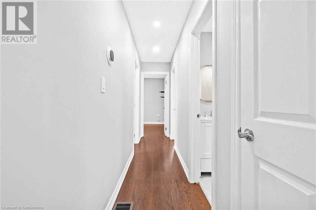 Photo 16 of 364 Red Oak Avenue, Stoney Creek ON