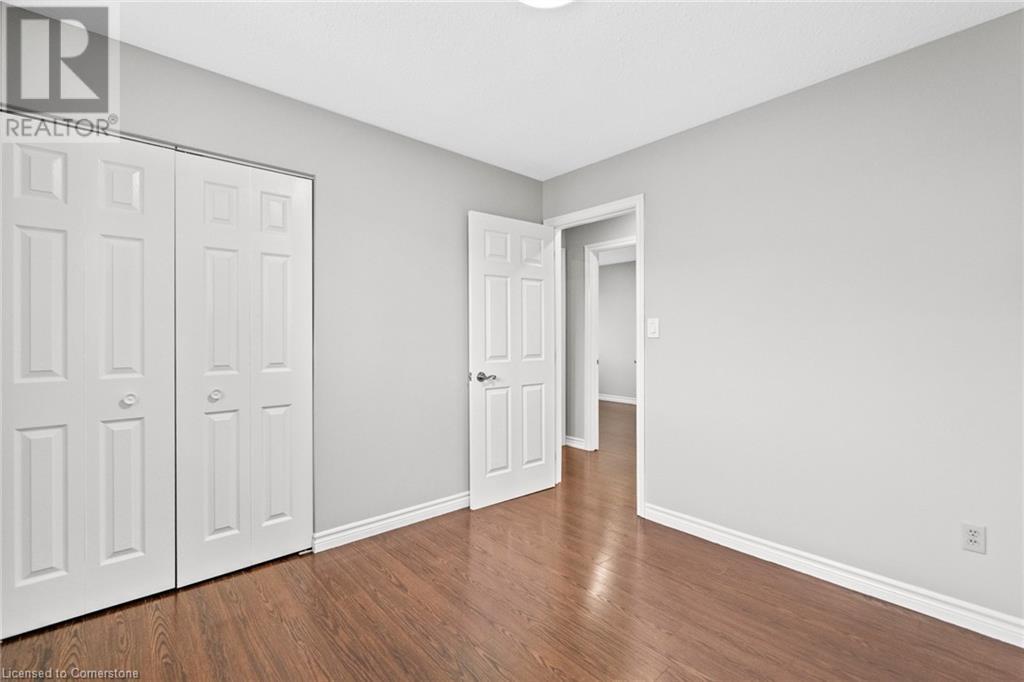 Photo 10 of 364 Red Oak Avenue, Stoney Creek ON
