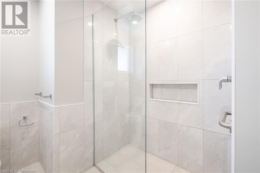 Photo 33 of 364 Red Oak Avenue, Stoney Creek ON