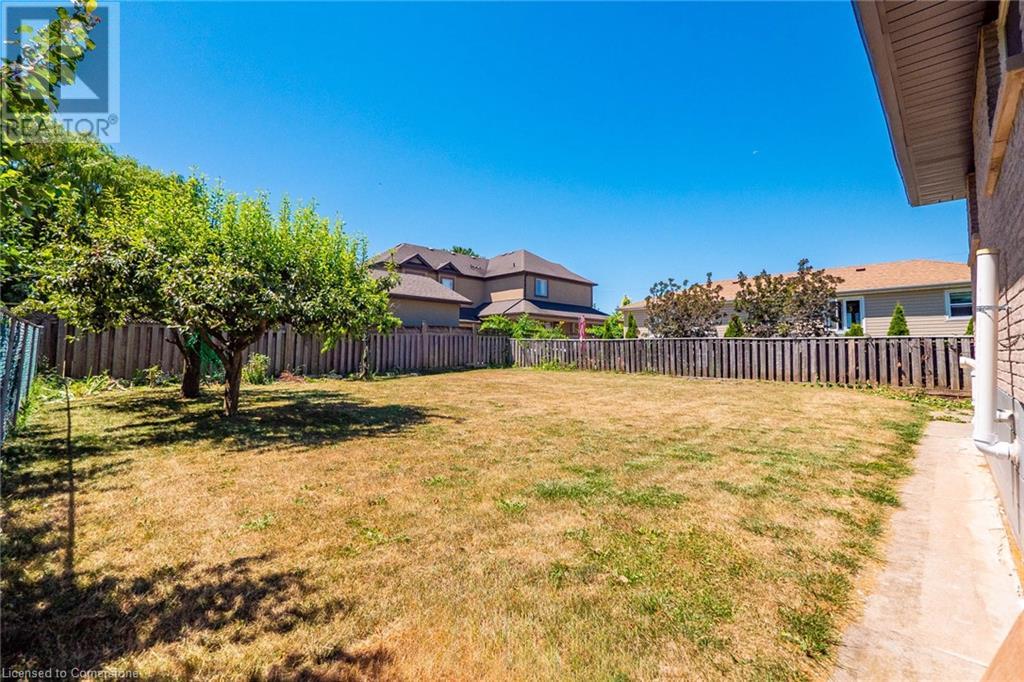 Photo 15 of 364 Red Oak Avenue, Stoney Creek ON