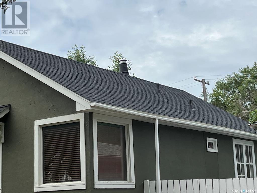 Photo 8 of 424 6th Avenue Nw, Swift Current SK