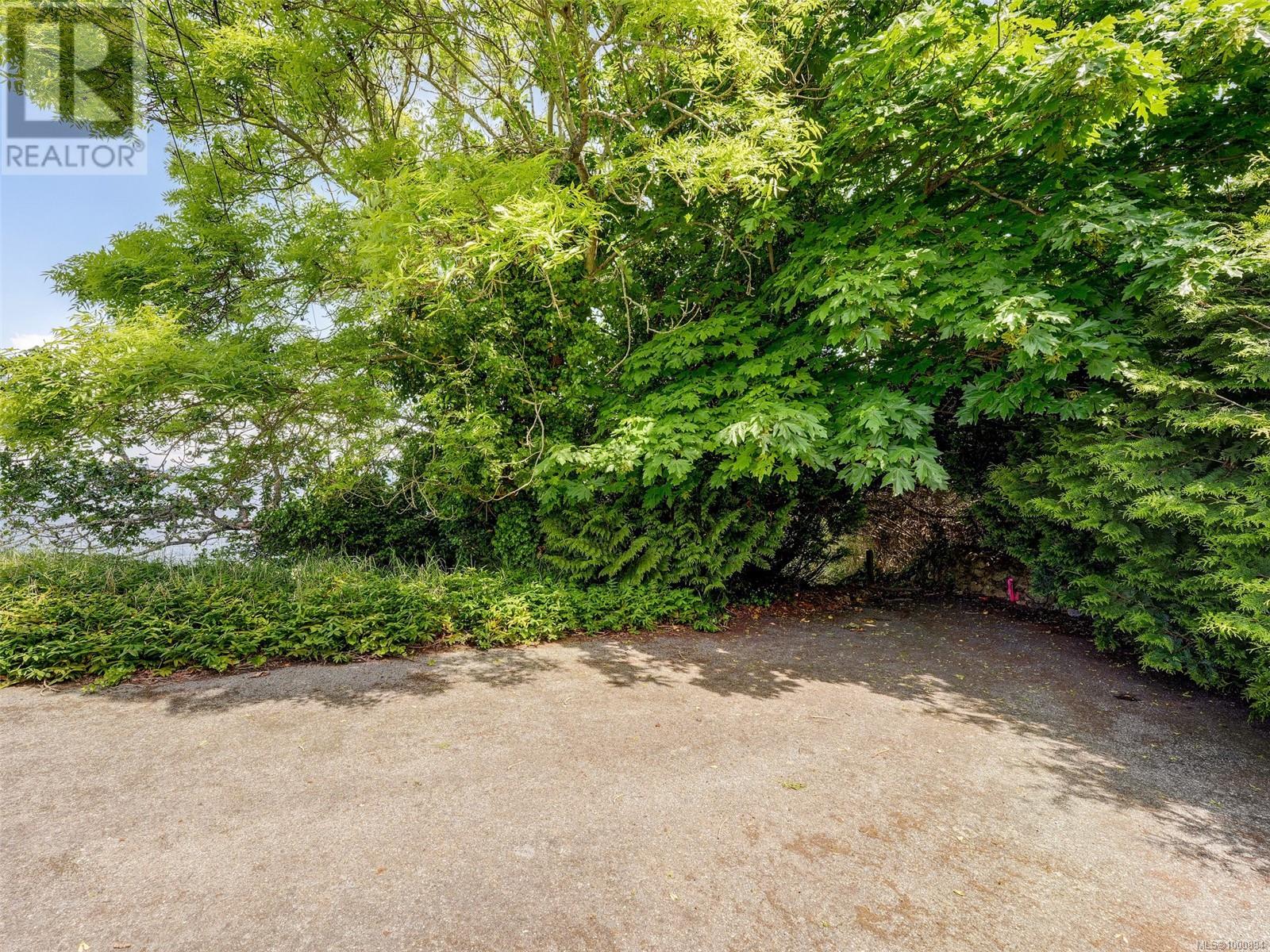  6000 Lockehaven Drive, Saanich