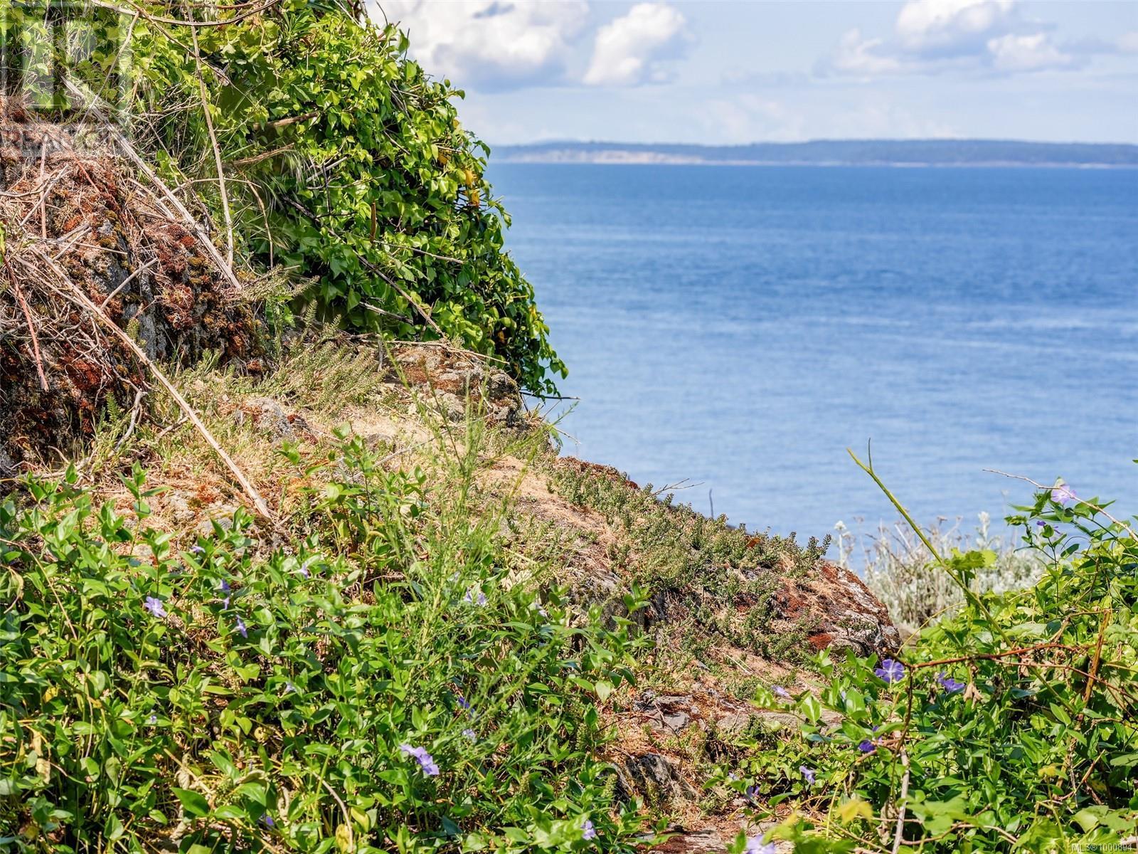  6000 Lockehaven Drive, Saanich