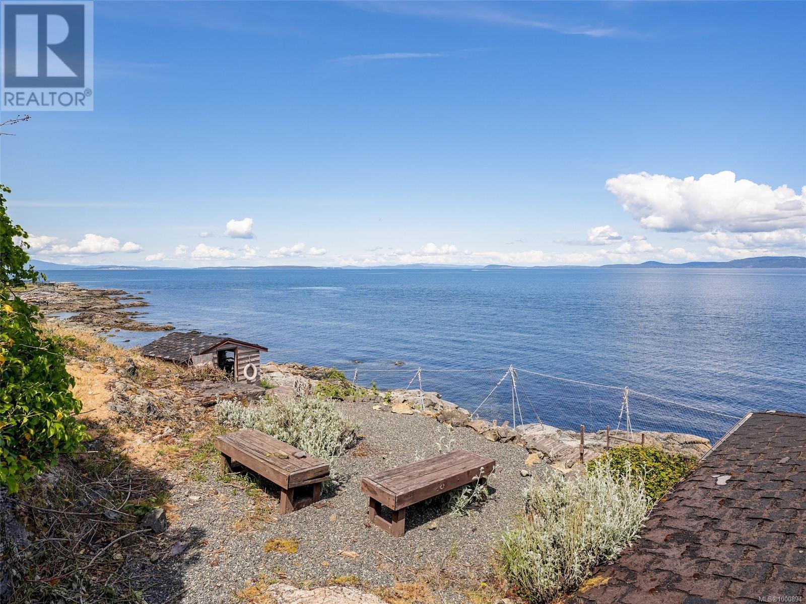  6000 Lockehaven Drive, Saanich