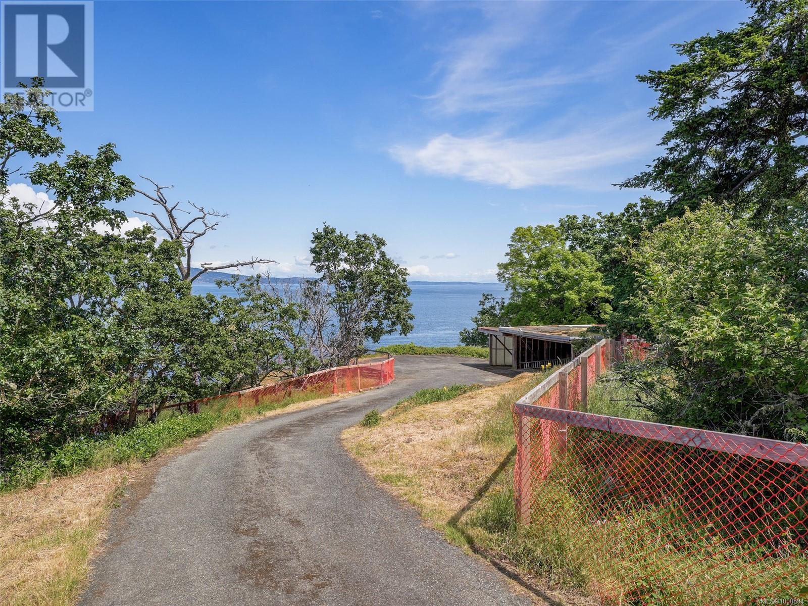  6000 Lockehaven Drive, Saanich