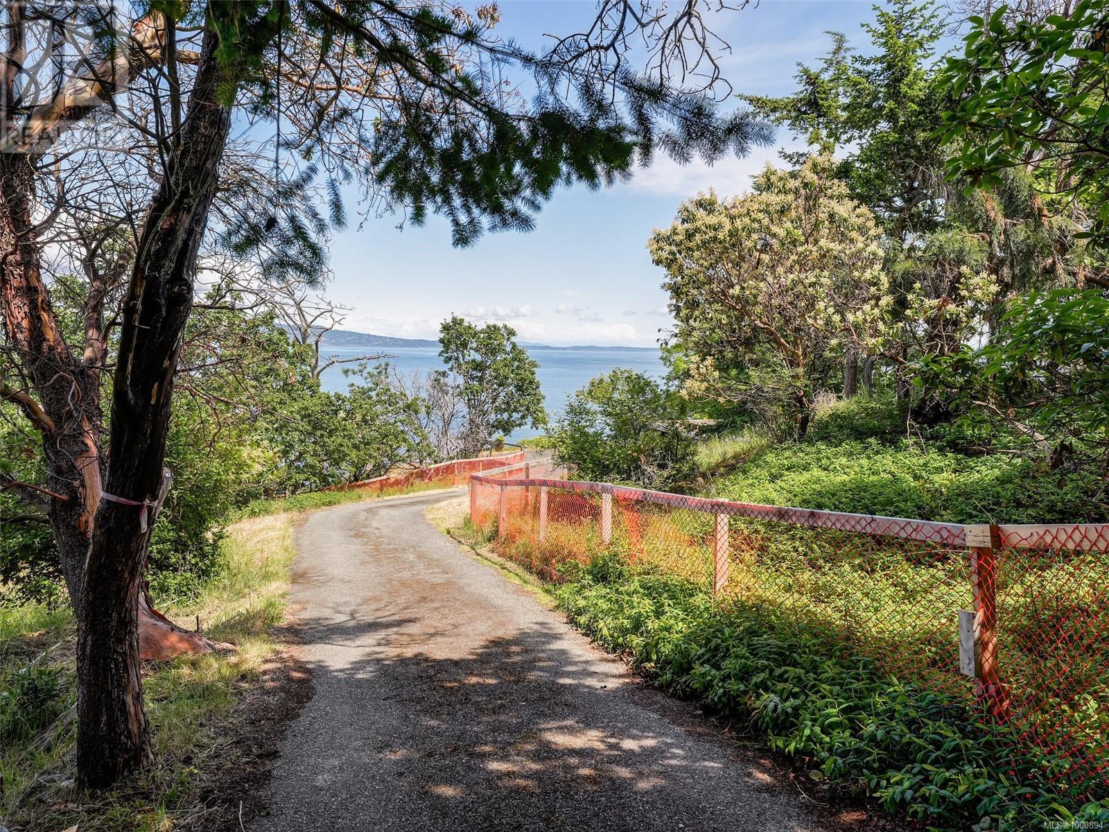  6000 Lockehaven Drive, Saanich