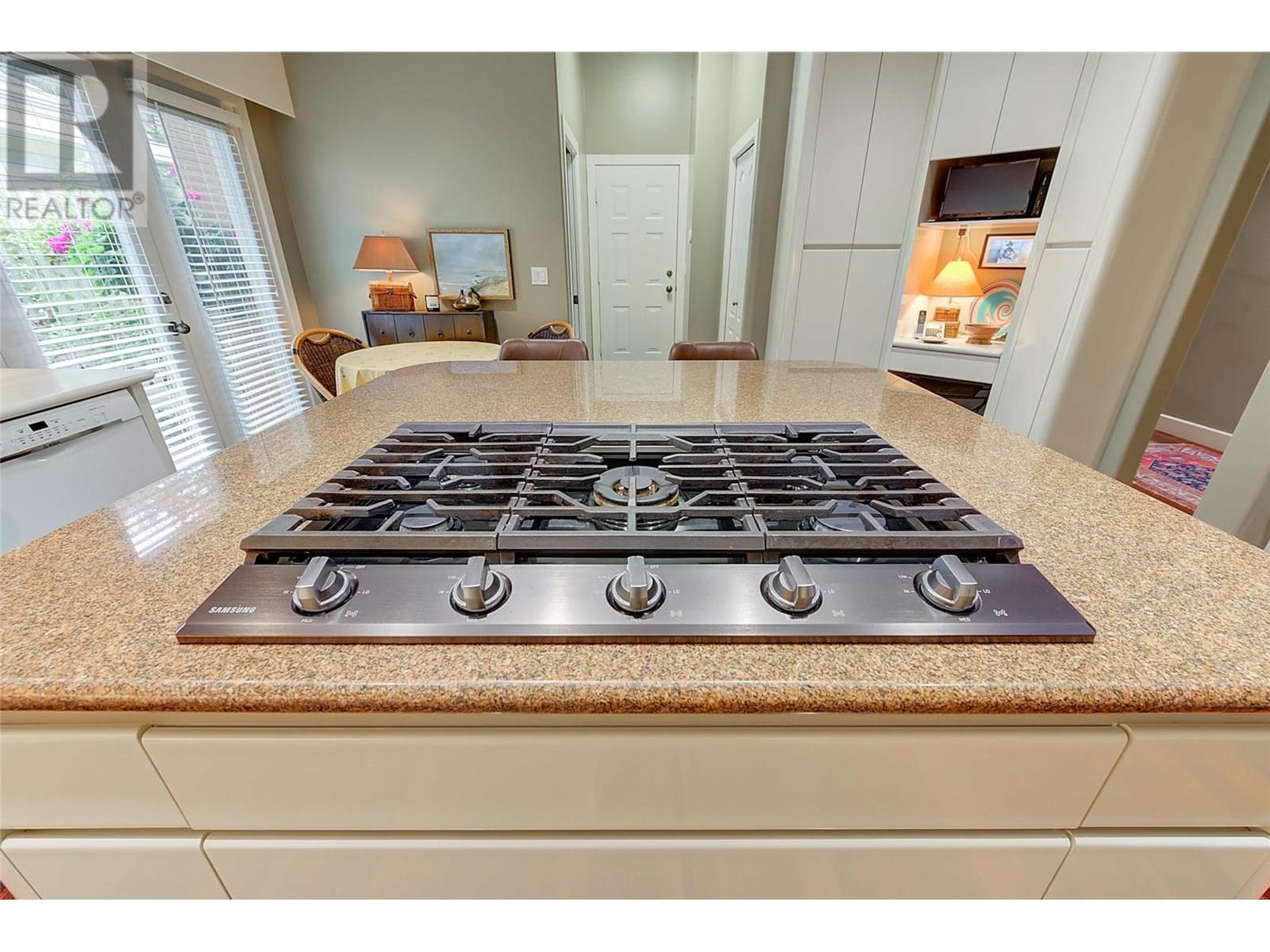 Photo 3 of 2368 Abbott Street Unit 20, Kelowna BC