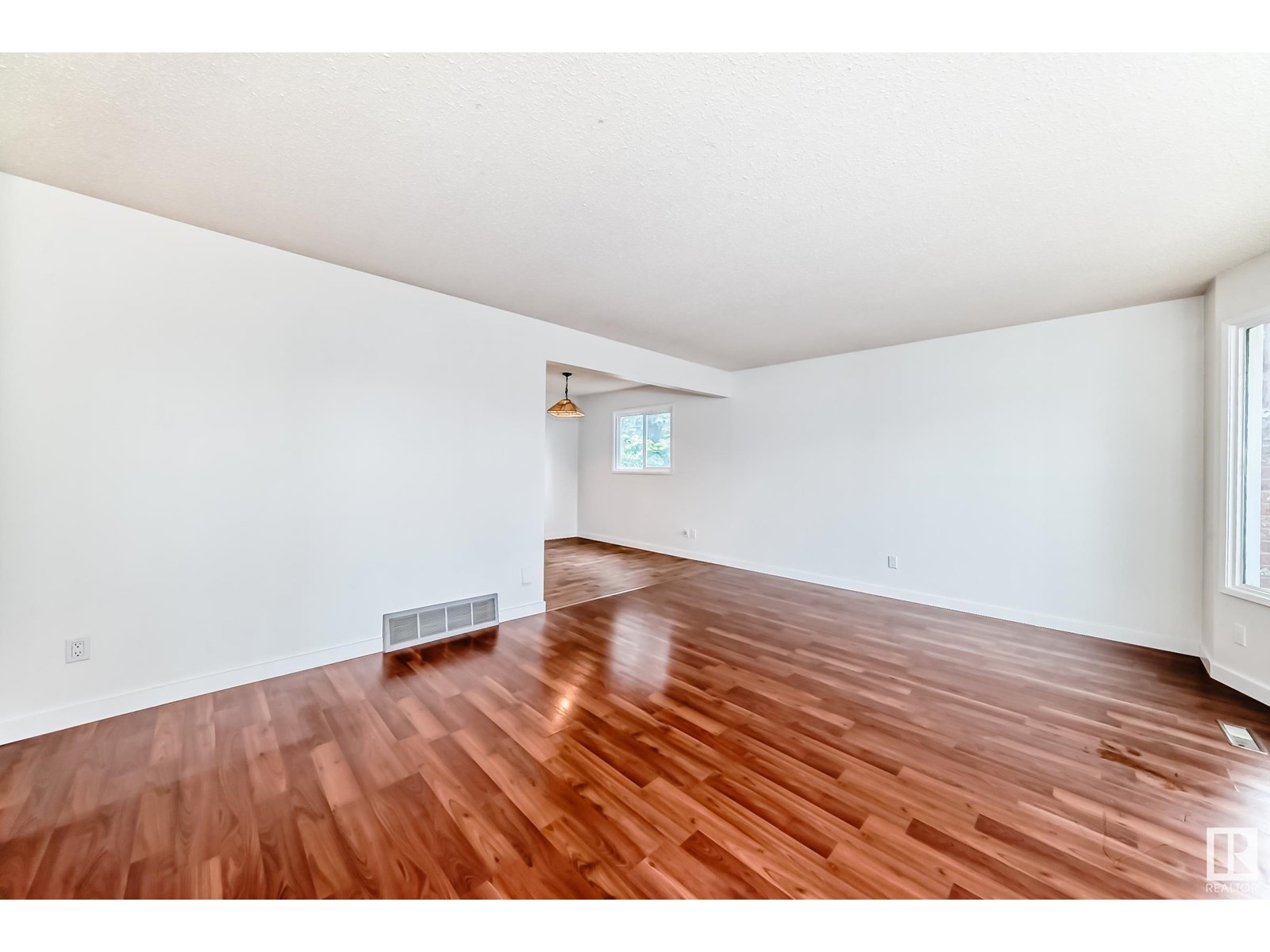 Photo 42 of 18435 93 Av Nw, Edmonton AB