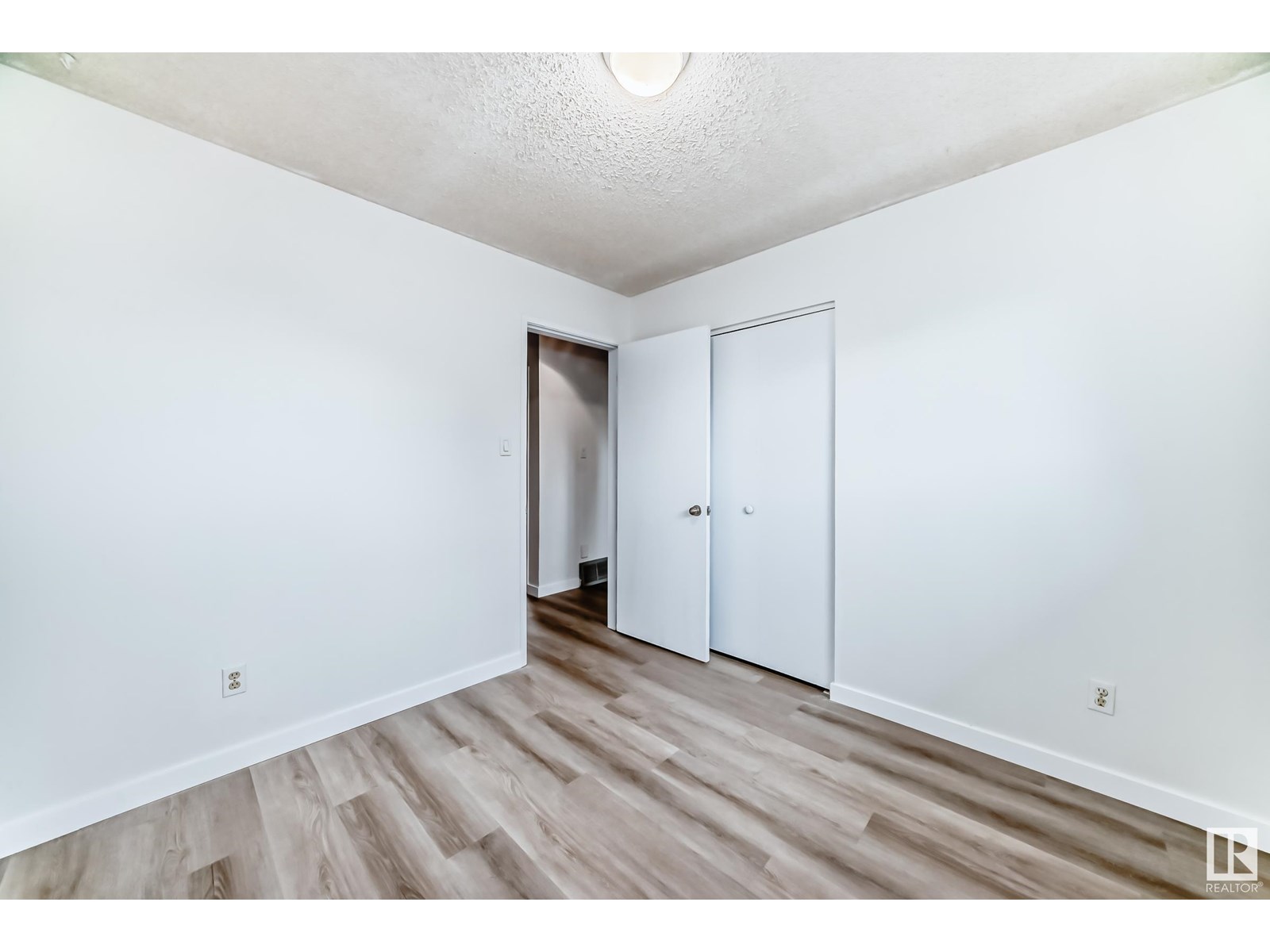 Photo 21 of 18435 93 Av Nw, Edmonton AB
