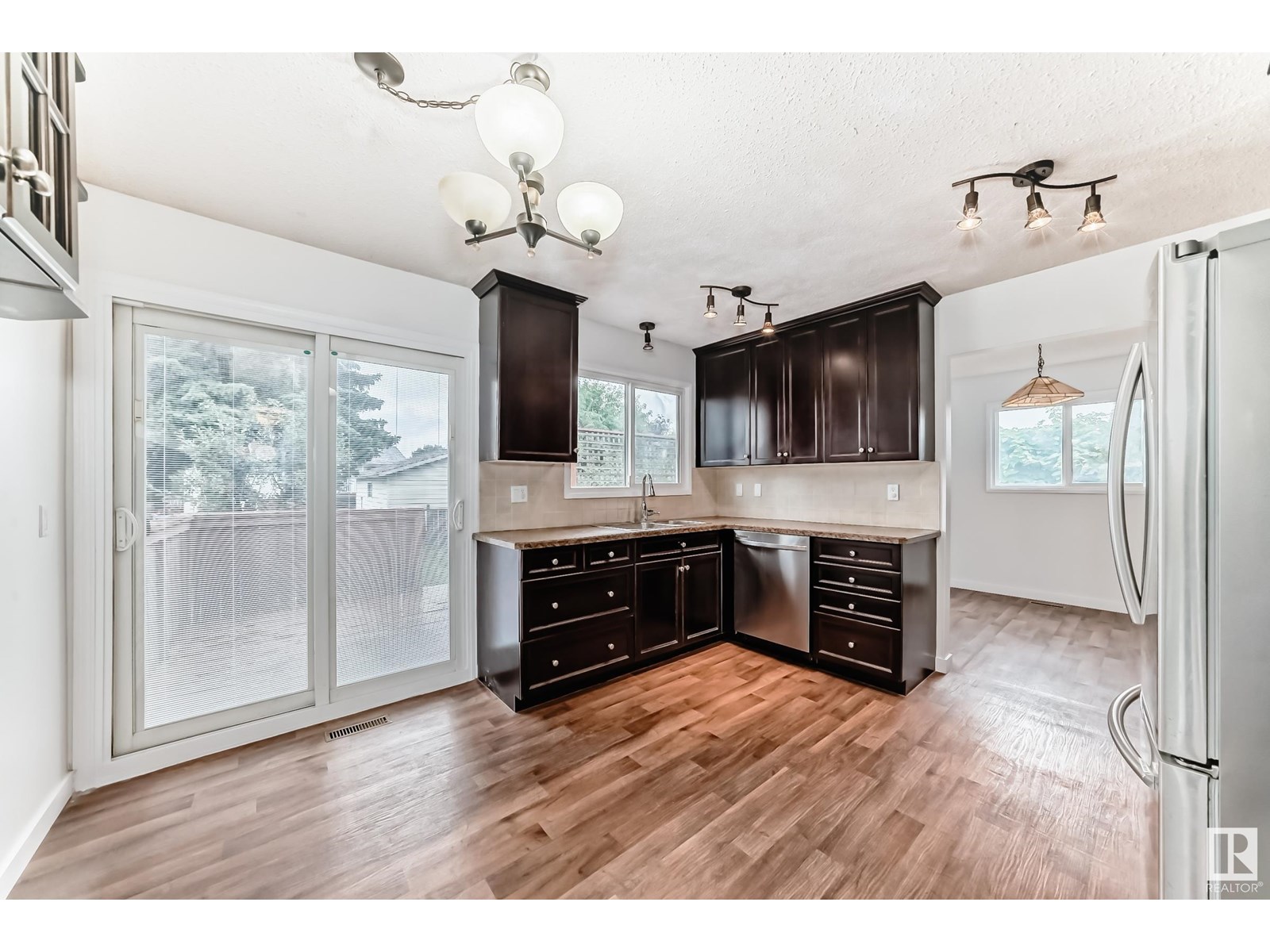 Photo 51 of 18435 93 Av Nw, Edmonton AB