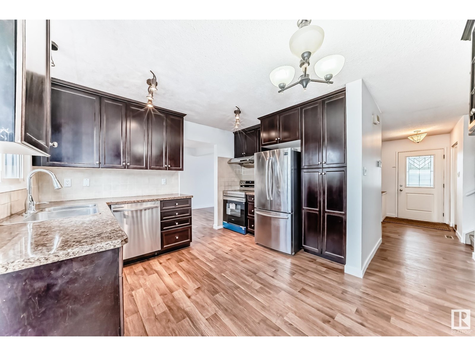 Photo 52 of 18435 93 Av Nw, Edmonton AB