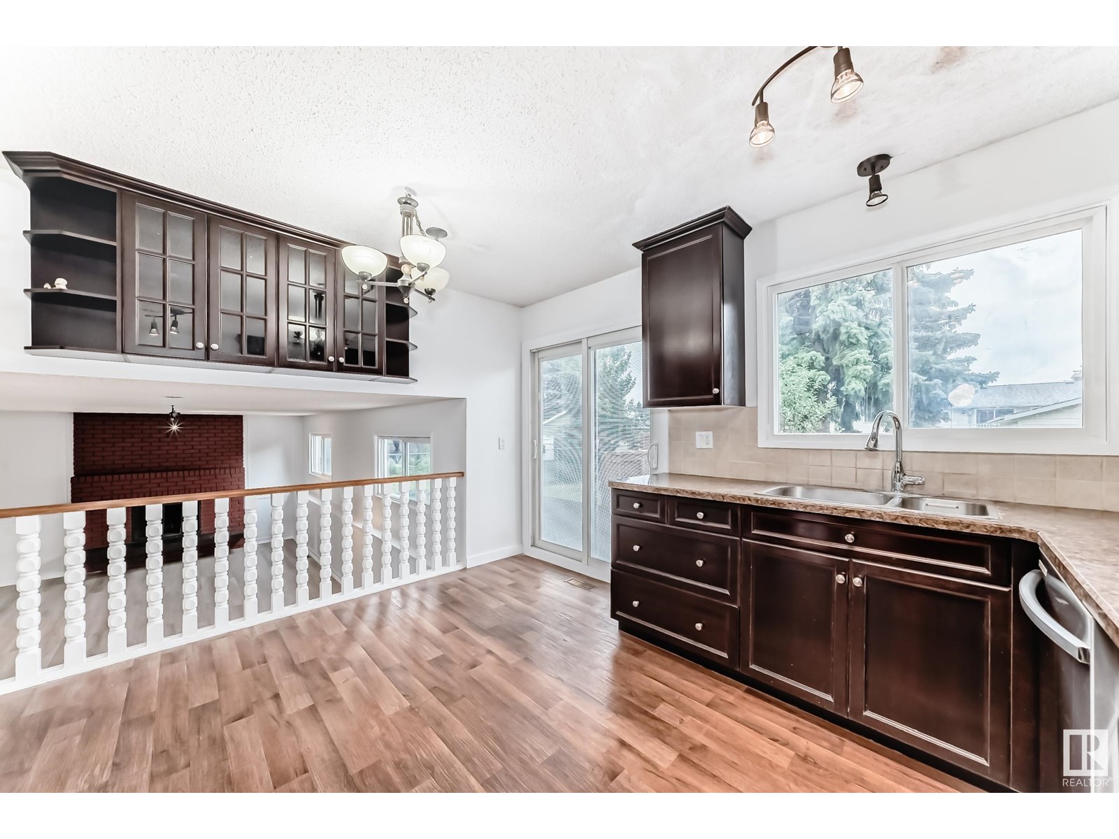 Photo 8 of 18435 93 Av Nw, Edmonton AB
