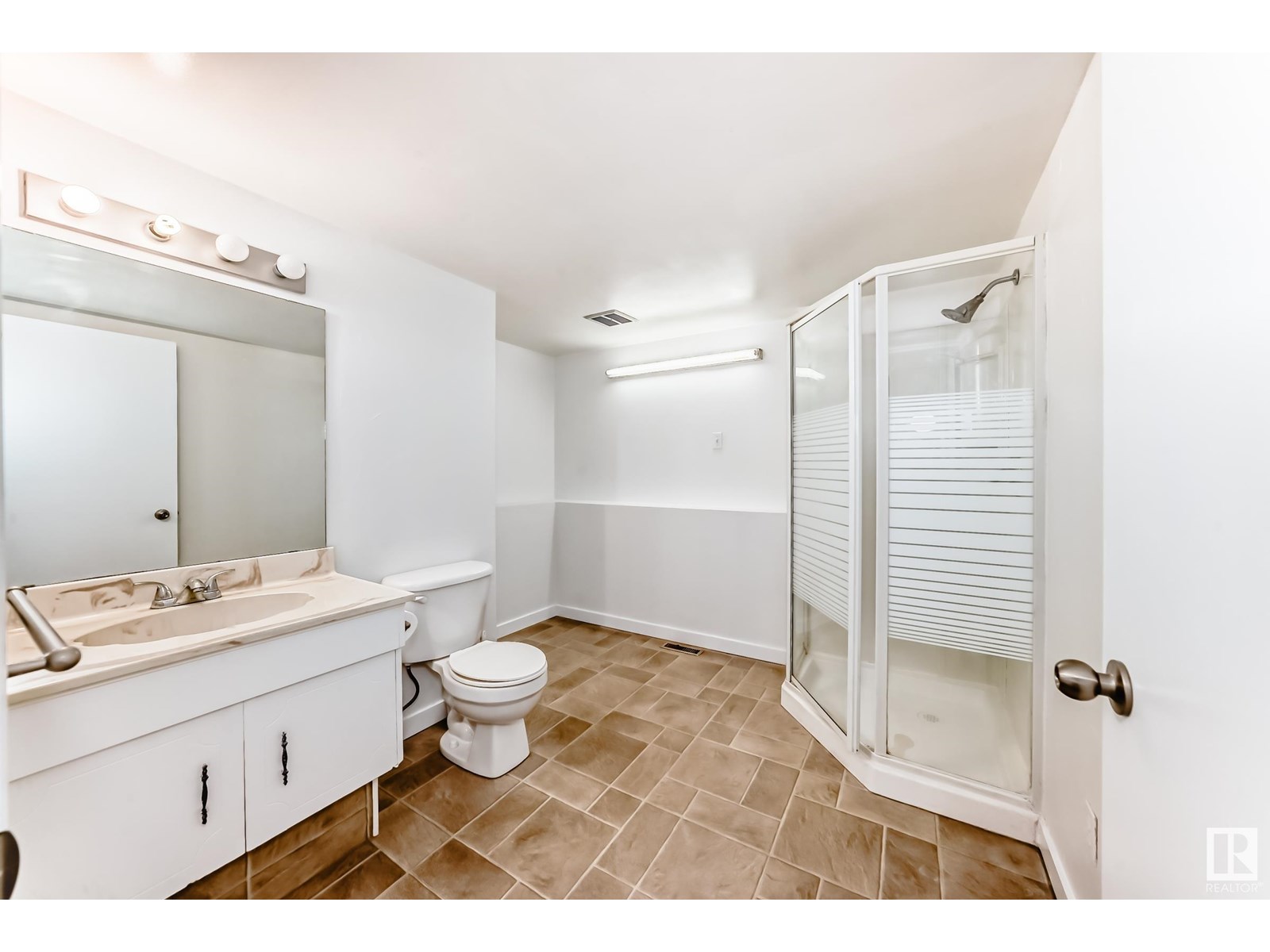 Photo 60 of 18435 93 Av Nw, Edmonton AB