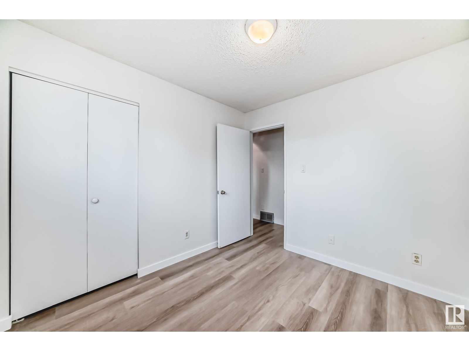 Photo 56 of 18435 93 Av Nw, Edmonton AB
