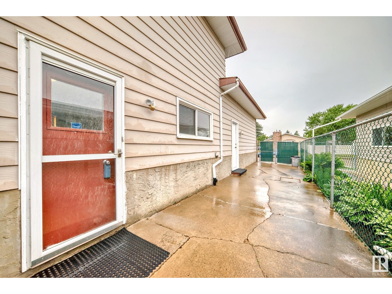 Photo 24 of 18435 93 Av Nw, Edmonton AB