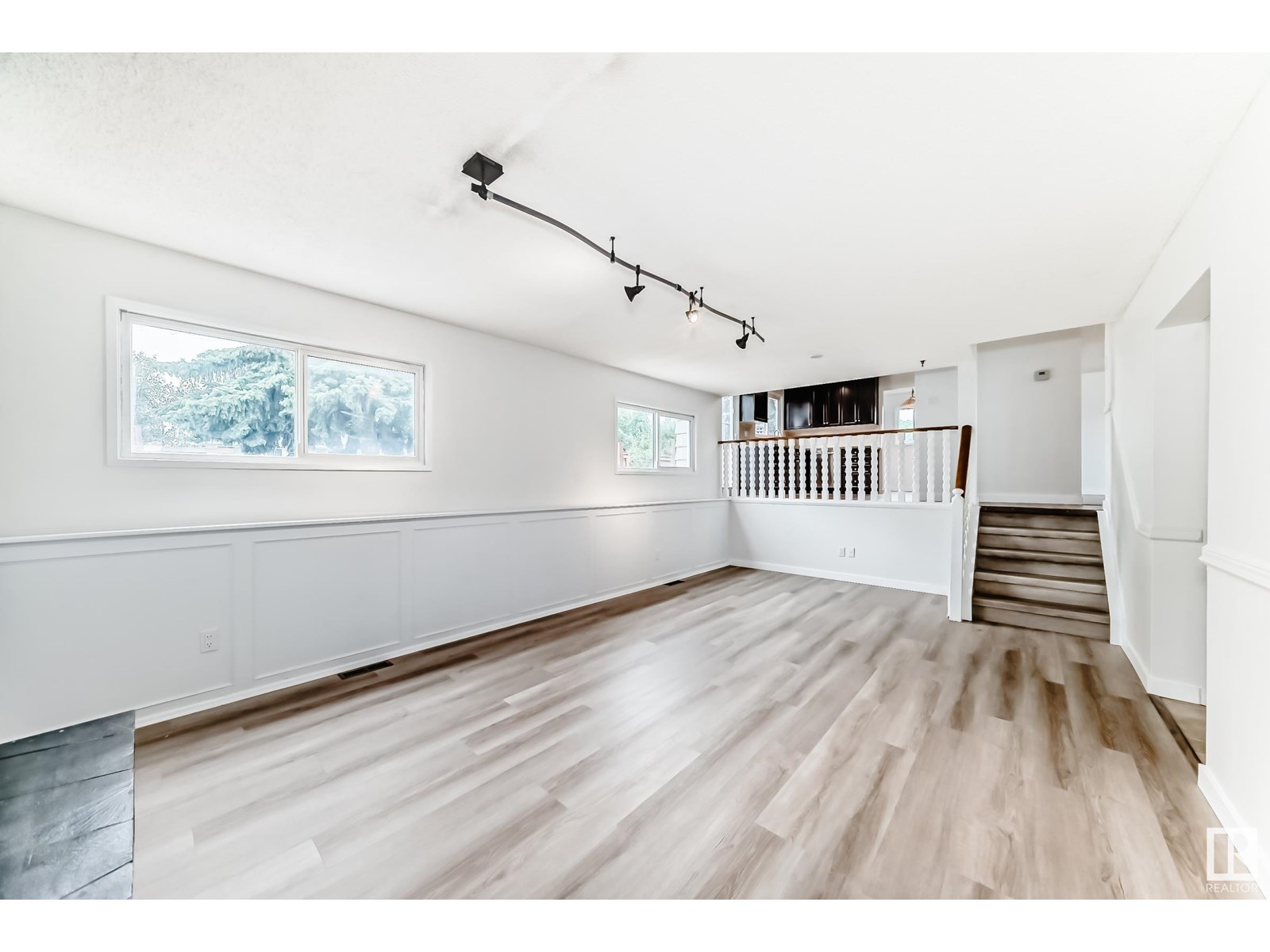 Photo 14 of 18435 93 Av Nw, Edmonton AB