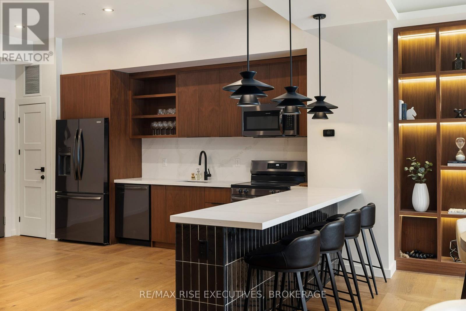 Photo 3 of 506 2274 Princess Street, Kingston ON