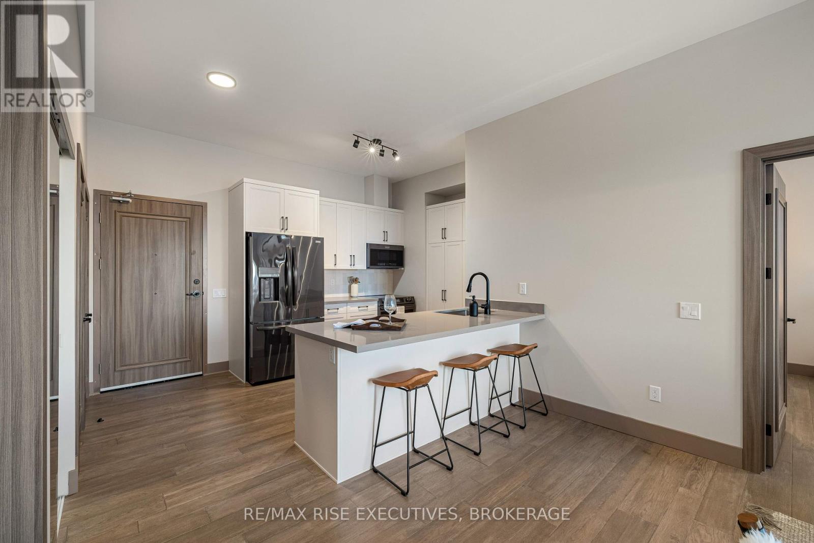 Photo 8 of 506 2274 Princess Street, Kingston ON