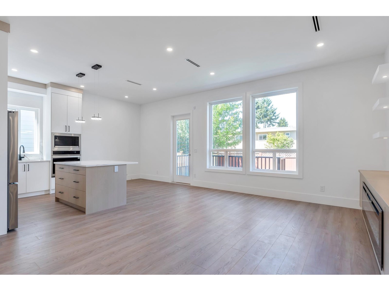 Photo 3 of 11733 85 A Avenue, Delta BC